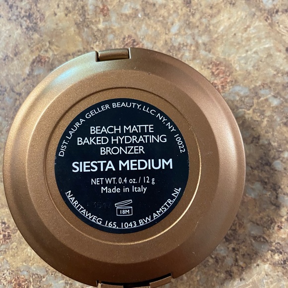 makeup - Picture 3 of 3